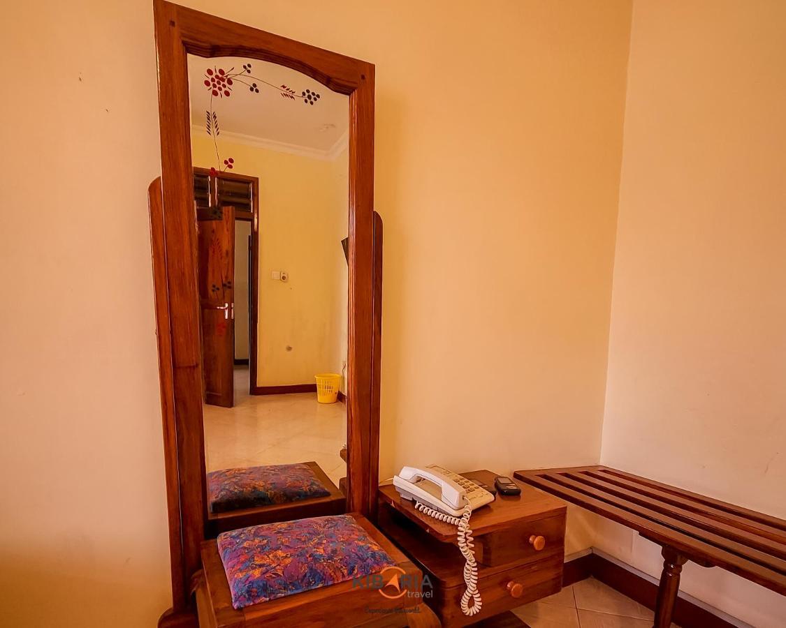 מושי Kilimanjaro Crane Hotel חדר תמונה
