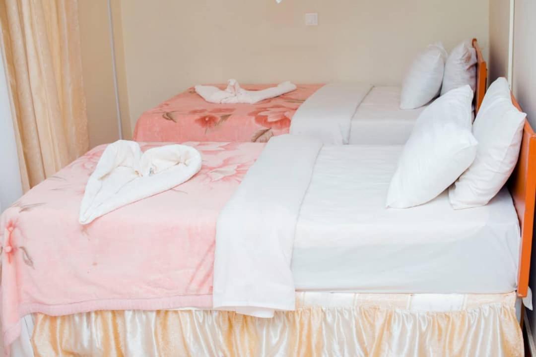 מושי Kilimanjaro Crane Hotel מראה חיצוני תמונה