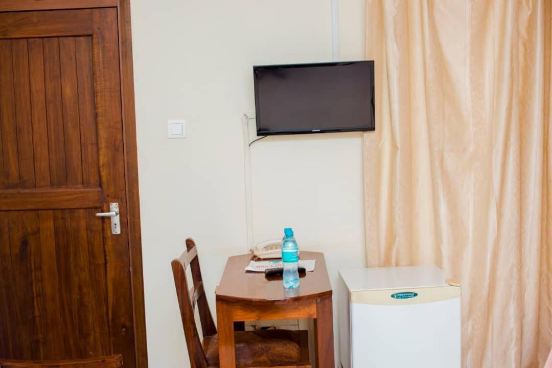 מושי Kilimanjaro Crane Hotel מראה חיצוני תמונה