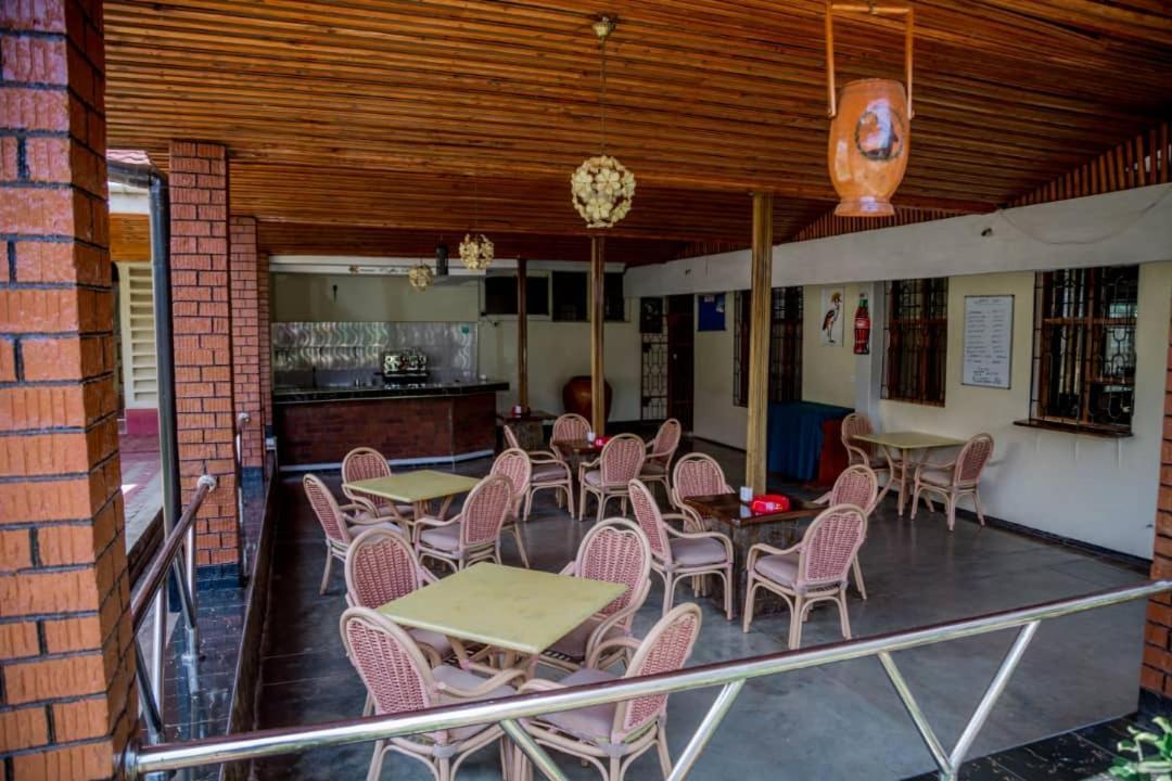 מושי Kilimanjaro Crane Hotel מראה חיצוני תמונה