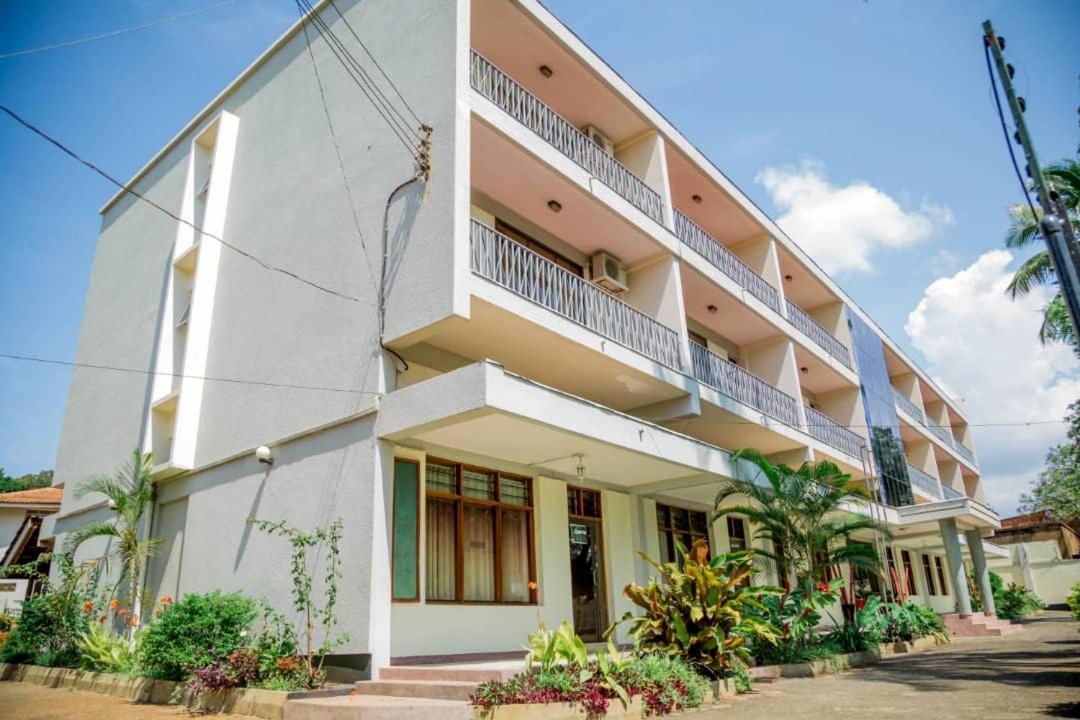 מושי Kilimanjaro Crane Hotel מראה חיצוני תמונה