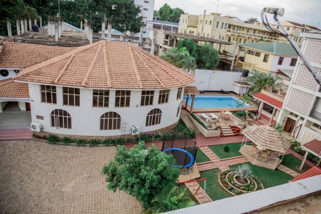מושי Kilimanjaro Crane Hotel מראה חיצוני תמונה